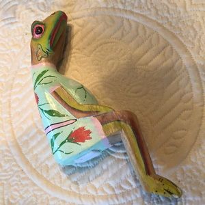 🐸 Decorative & Adorable “Frog on a shelf” Indonesian Wood Carved+Hand painted